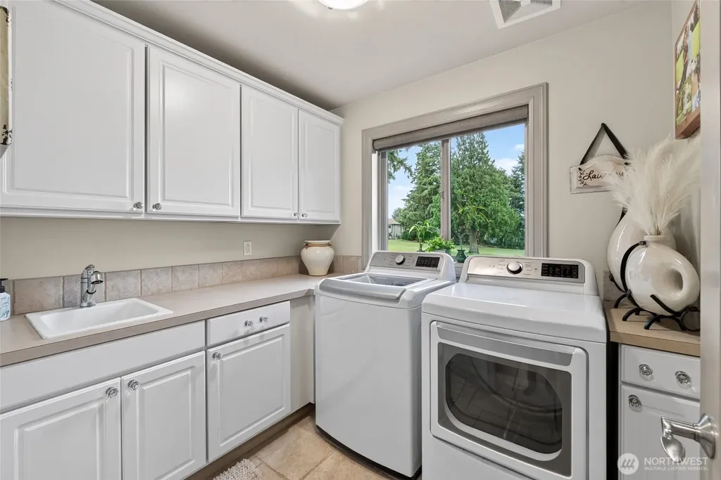 20208 Island Parkway East Lake Tapps WA 98391