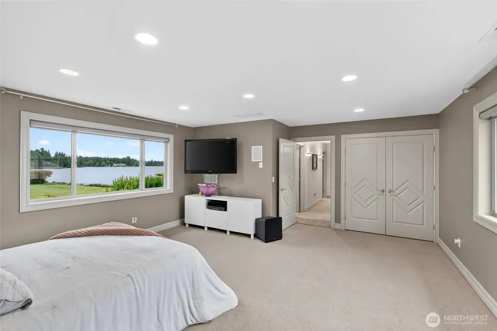20208 Island Parkway East Lake Tapps WA 98391