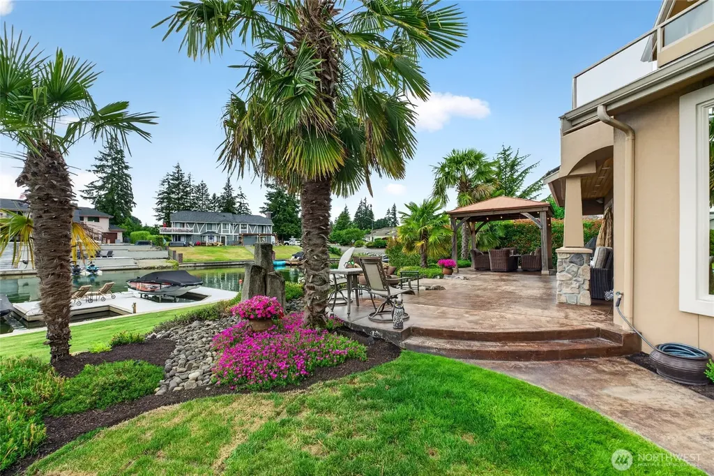 20208 Island Parkway East Lake Tapps WA 98391