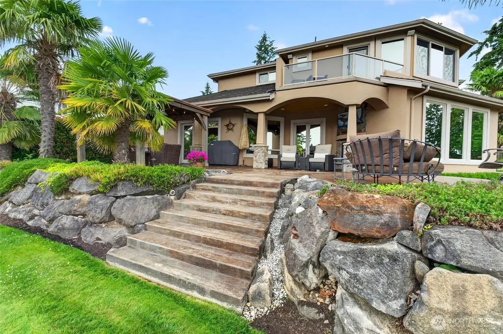 20208 Island Parkway East Lake Tapps WA 98391