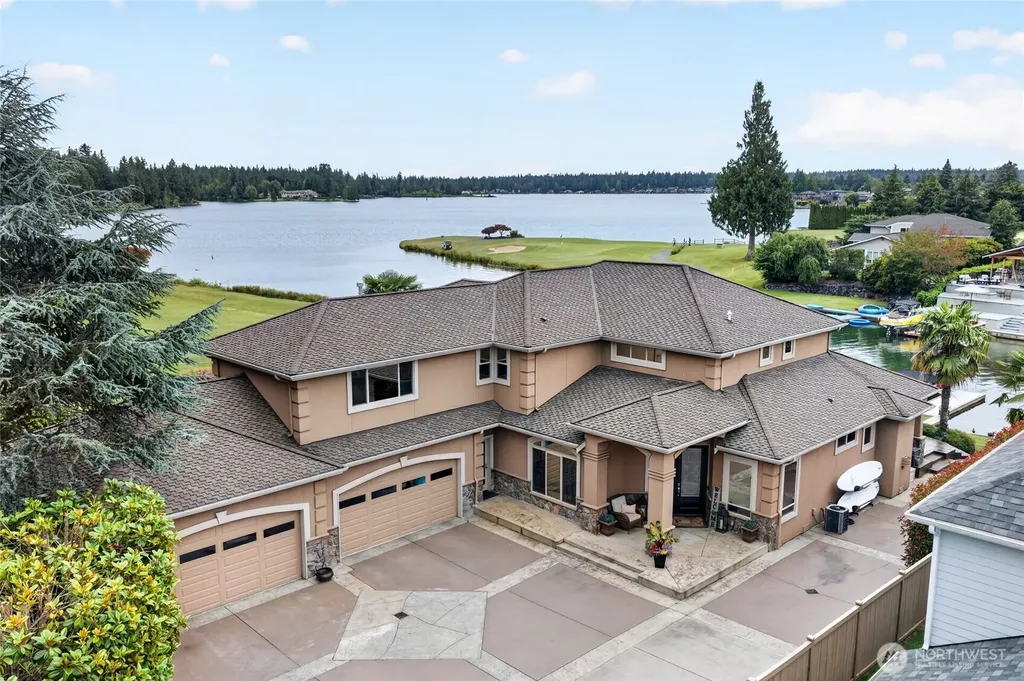 20208 Island Parkway East Lake Tapps WA 98391