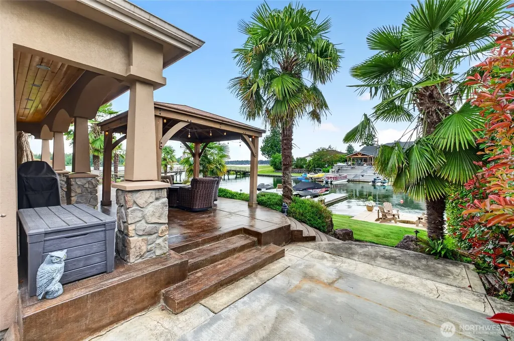 20208 Island Parkway East Lake Tapps WA 98391