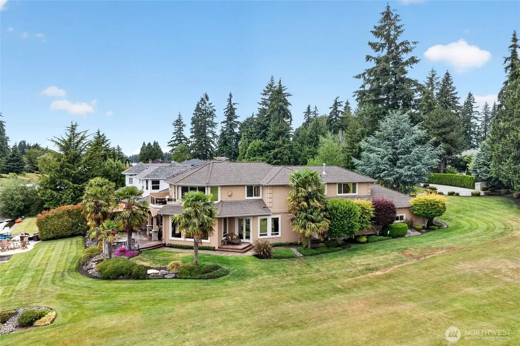 20208 Island Parkway East Lake Tapps WA 98391