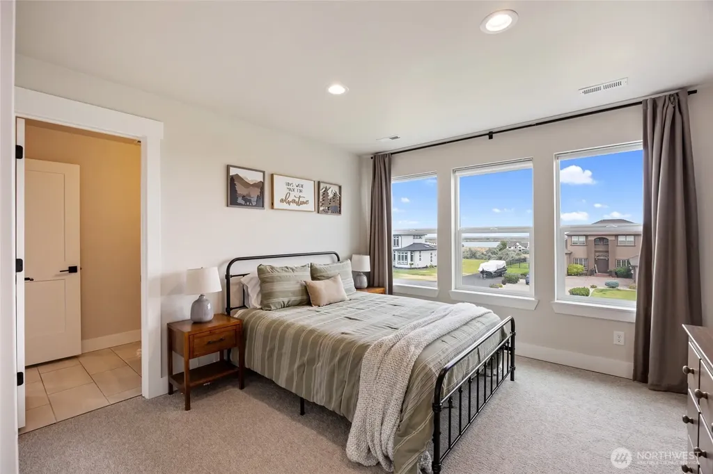7979 SE Dune Lake Road Moses Lake WA 98837