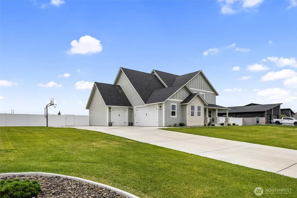 7979 SE Dune Lake Road Moses Lake WA 98837