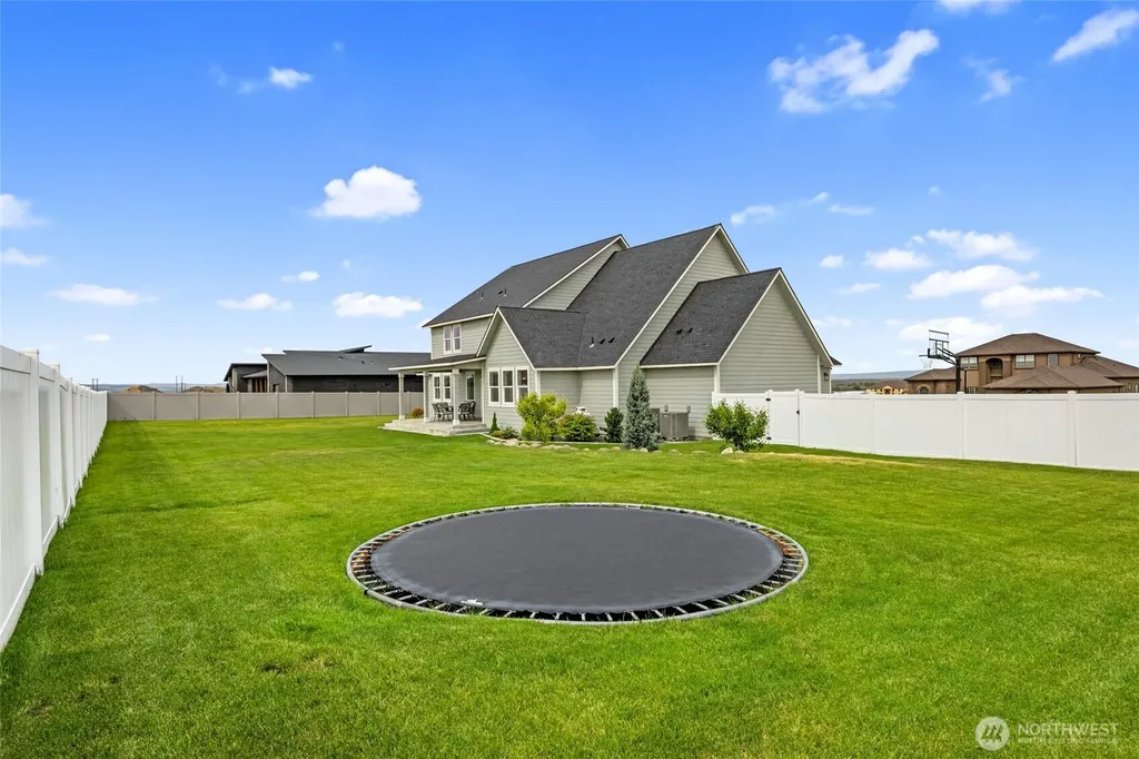 7979 SE Dune Lake Road Moses Lake WA 98837