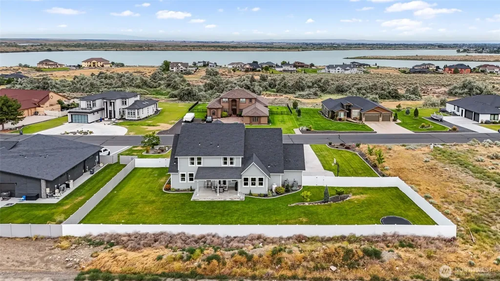 7979 SE Dune Lake Road Moses Lake WA 98837