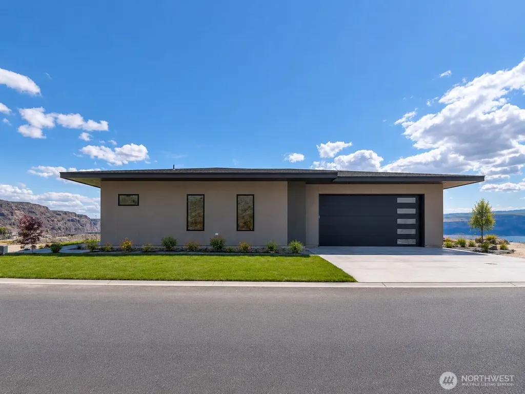 9604 Ridgeview Drive NW Quincy WA 98848