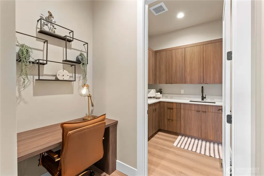 9604 Ridgeview Drive NW Quincy WA 98848