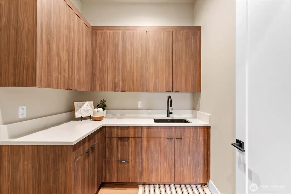 9604 Ridgeview Drive NW Quincy WA 98848