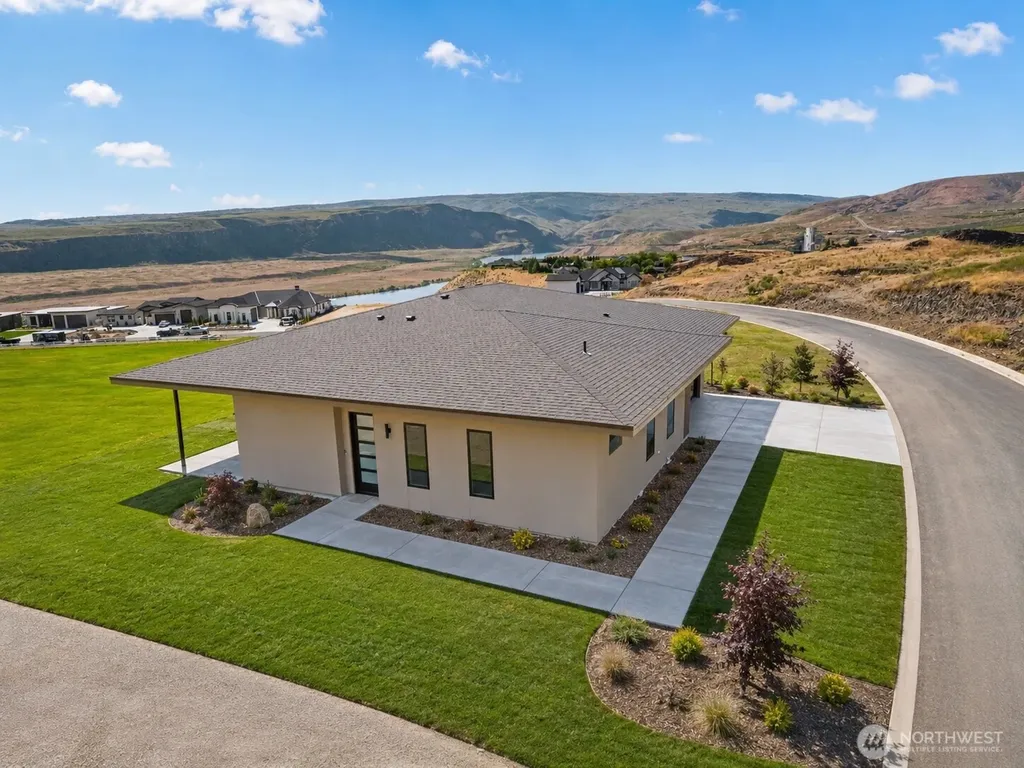 9604 Ridgeview Drive NW Quincy WA 98848