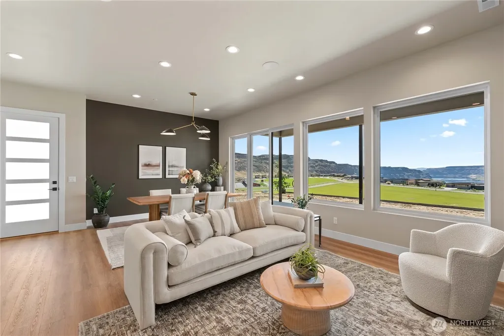9604 Ridgeview Drive NW Quincy WA 98848