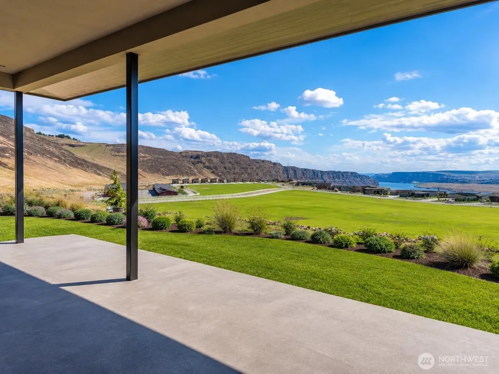 9604 Ridgeview Drive NW Quincy WA 98848