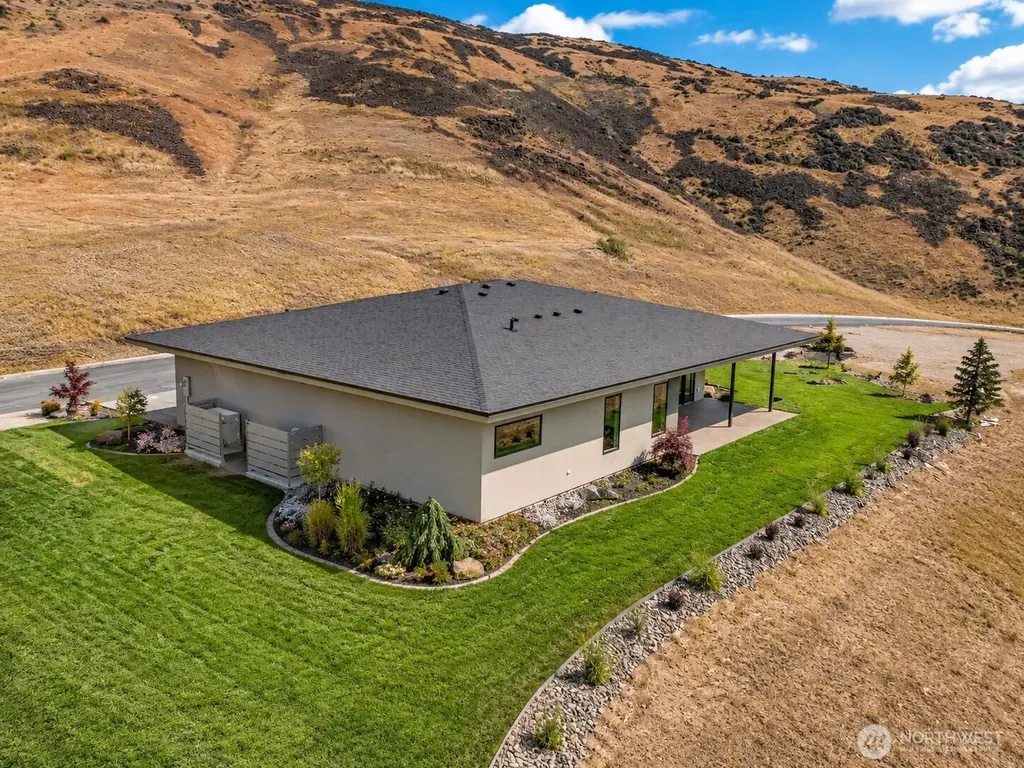 9604 Ridgeview Drive NW Quincy WA 98848