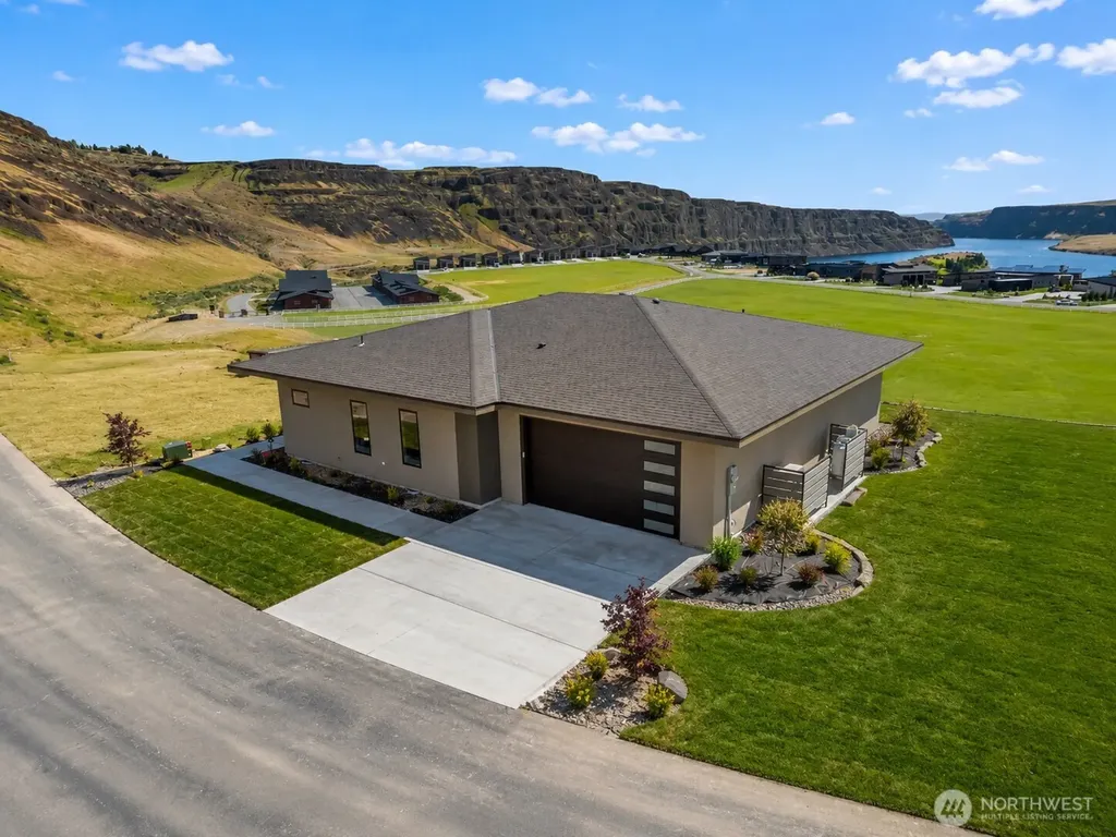 9604 Ridgeview Drive NW Quincy WA 98848