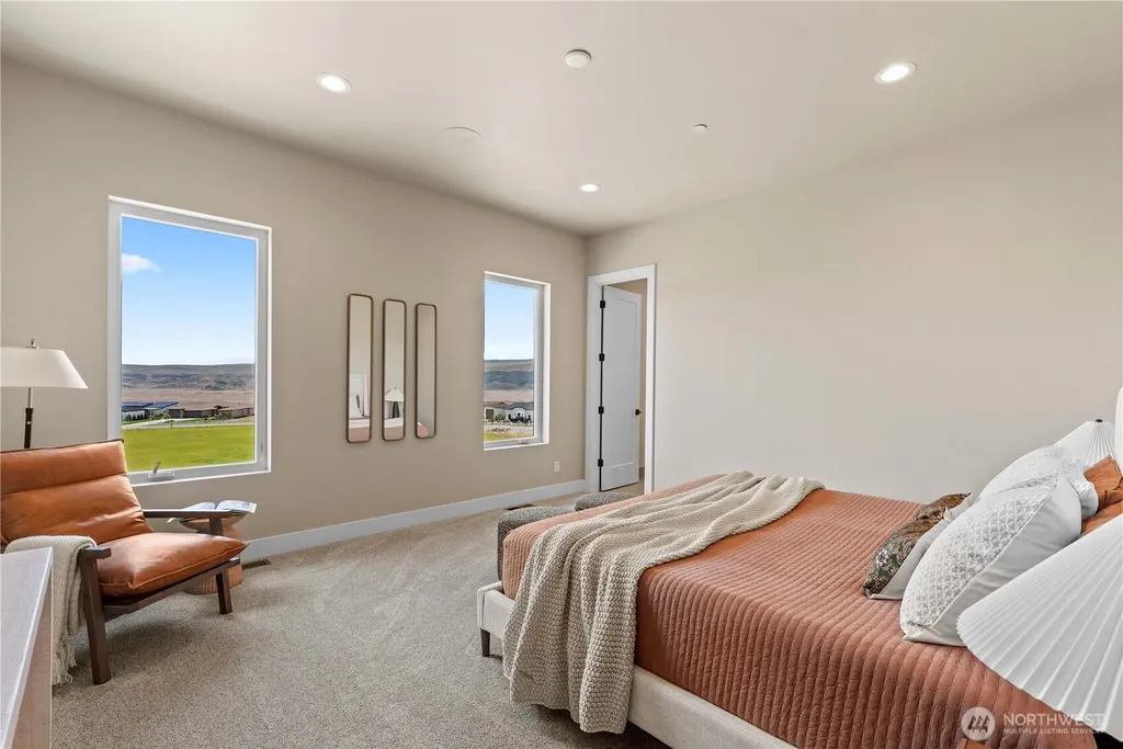 9604 Ridgeview Drive NW Quincy WA 98848