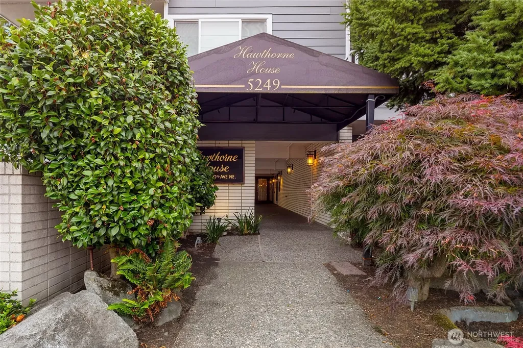 5249 40th Avenue NE Seattle WA 98105