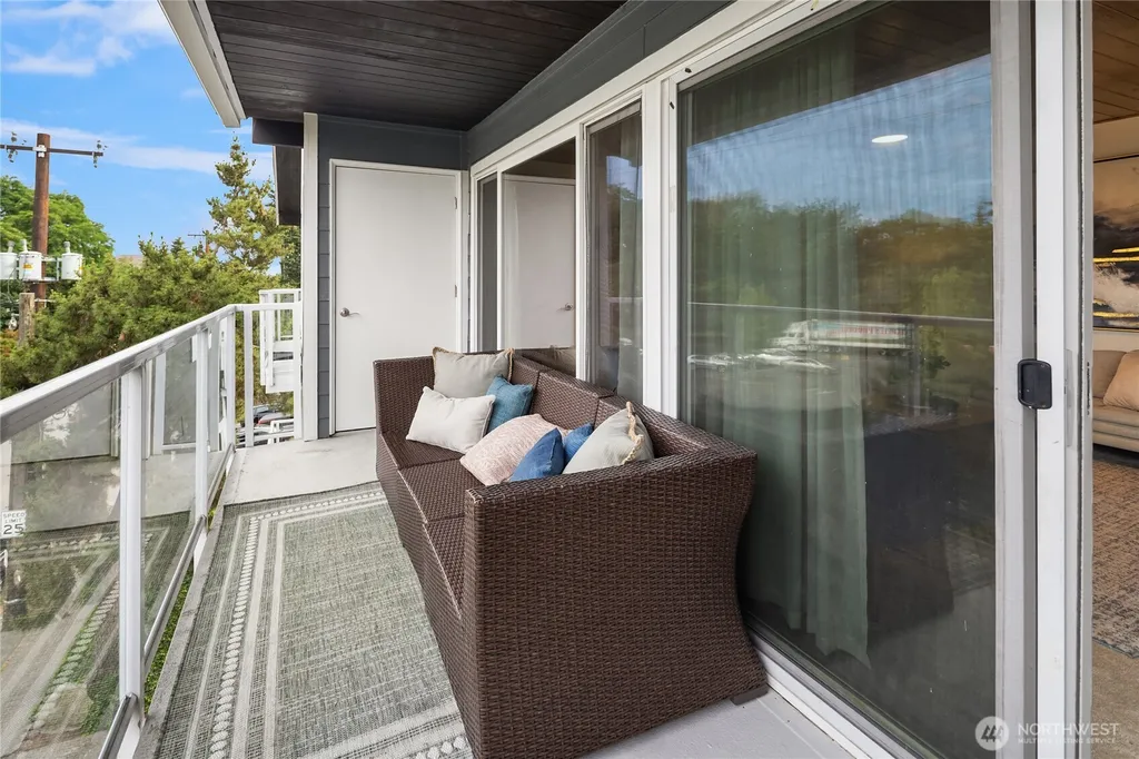 5249 40th Avenue NE Seattle WA 98105
