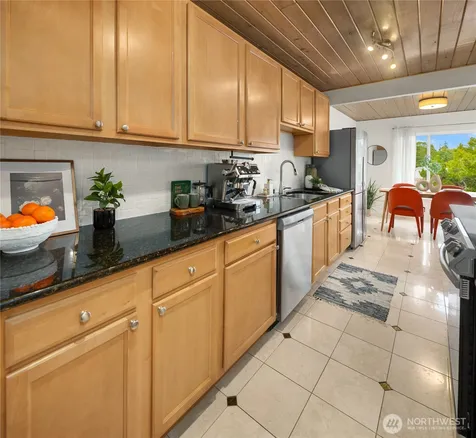 5249 40th Avenue NE Seattle WA 98105