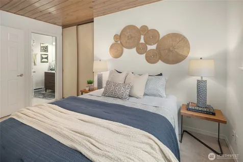 5249 40th Avenue NE Seattle WA 98105