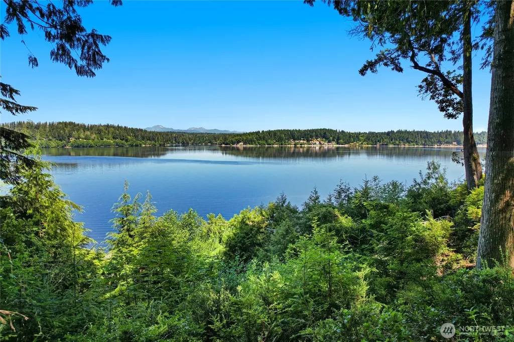 559 E Pointes Drive Shelton WA 98584