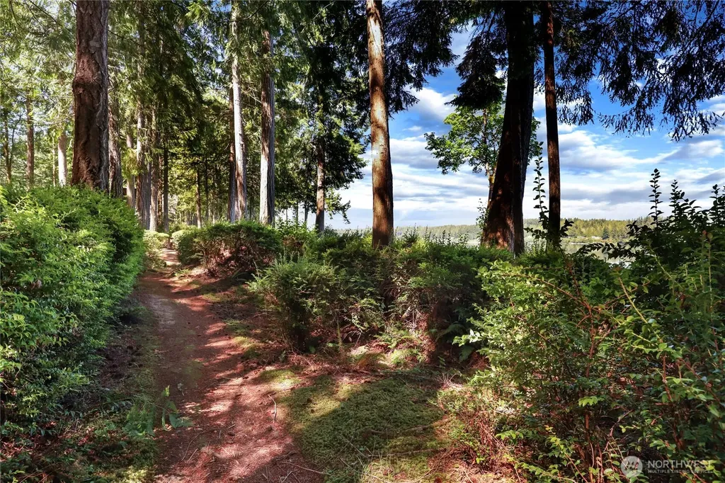 559 E Pointes Drive Shelton WA 98584