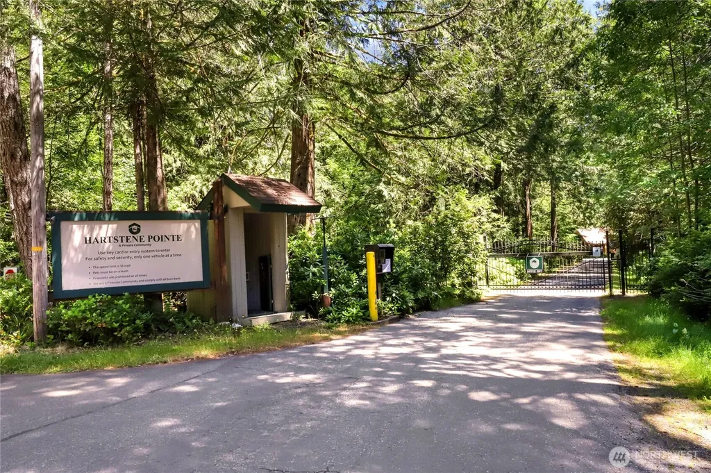559 E Pointes Drive Shelton WA 98584