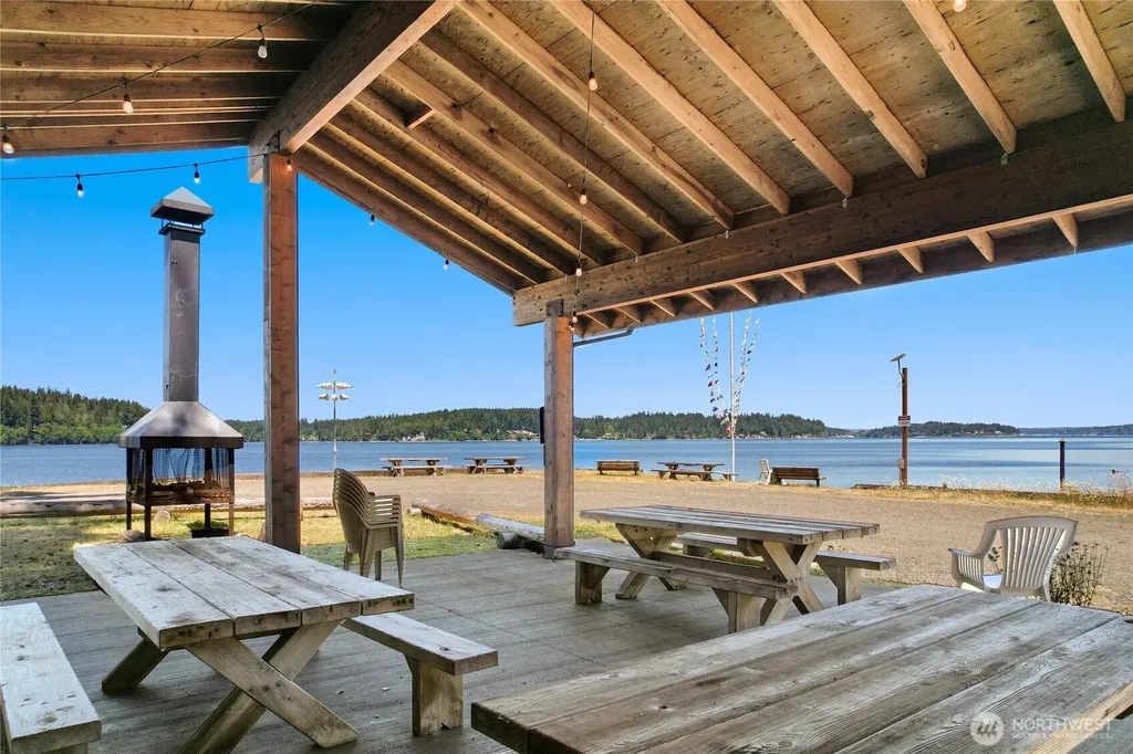 559 E Pointes Drive Shelton WA 98584