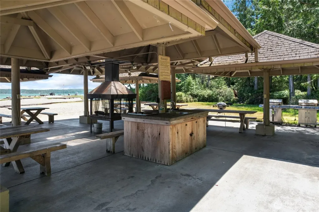 559 E Pointes Drive Shelton WA 98584
