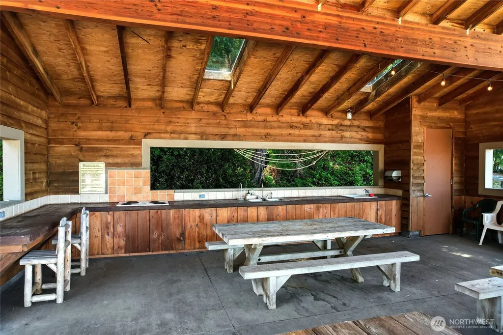 559 E Pointes Drive Shelton WA 98584