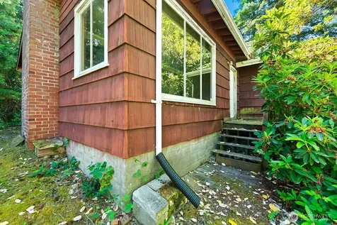 17552 12th Avenue NE Shoreline WA 98155