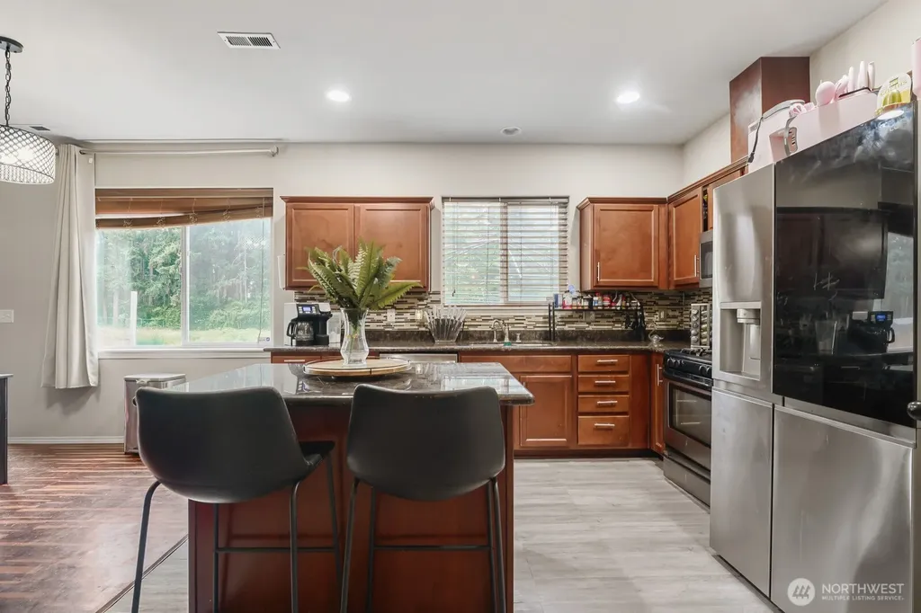 18026 75th Avenue E Puyallup WA 98375