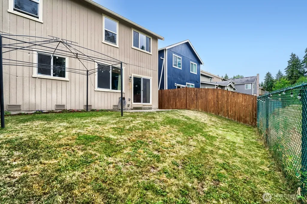 18026 75th Avenue E Puyallup WA 98375