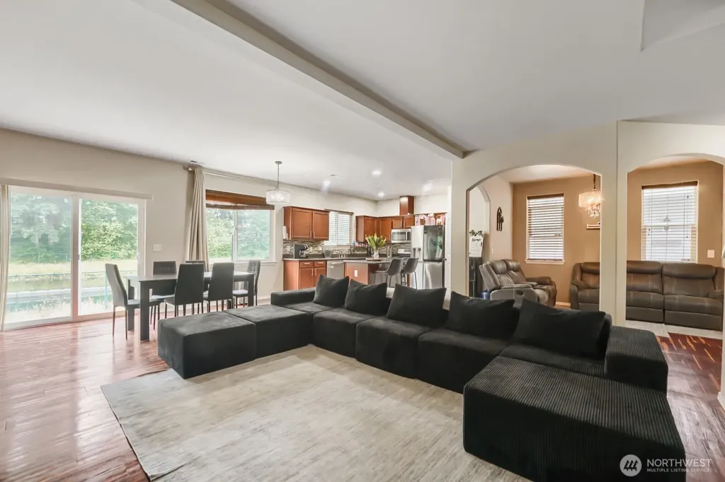 18026 75th Avenue E Puyallup WA 98375