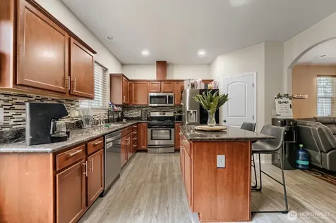 18026 75th Avenue E Puyallup WA 98375