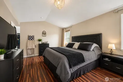 18026 75th Avenue E Puyallup WA 98375