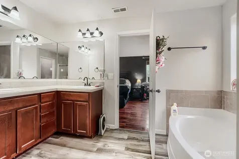 18026 75th Avenue E Puyallup WA 98375