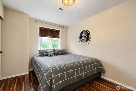 18026 75th Avenue E Puyallup WA 98375