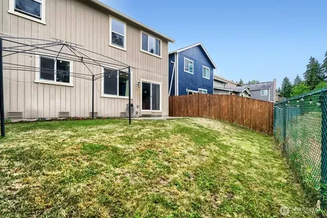 18026 75th Avenue E Puyallup WA 98375