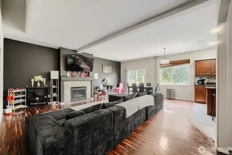 18026 75th Avenue E Puyallup WA 98375