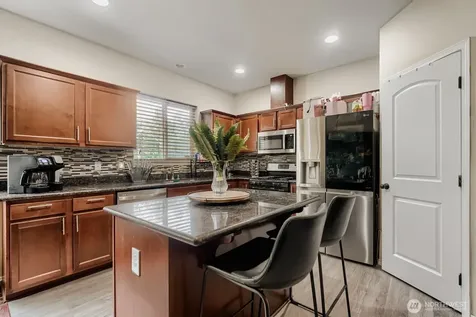18026 75th Avenue E Puyallup WA 98375