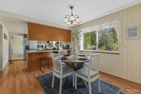 2006 245th Avenue SE Sammamish WA 98075