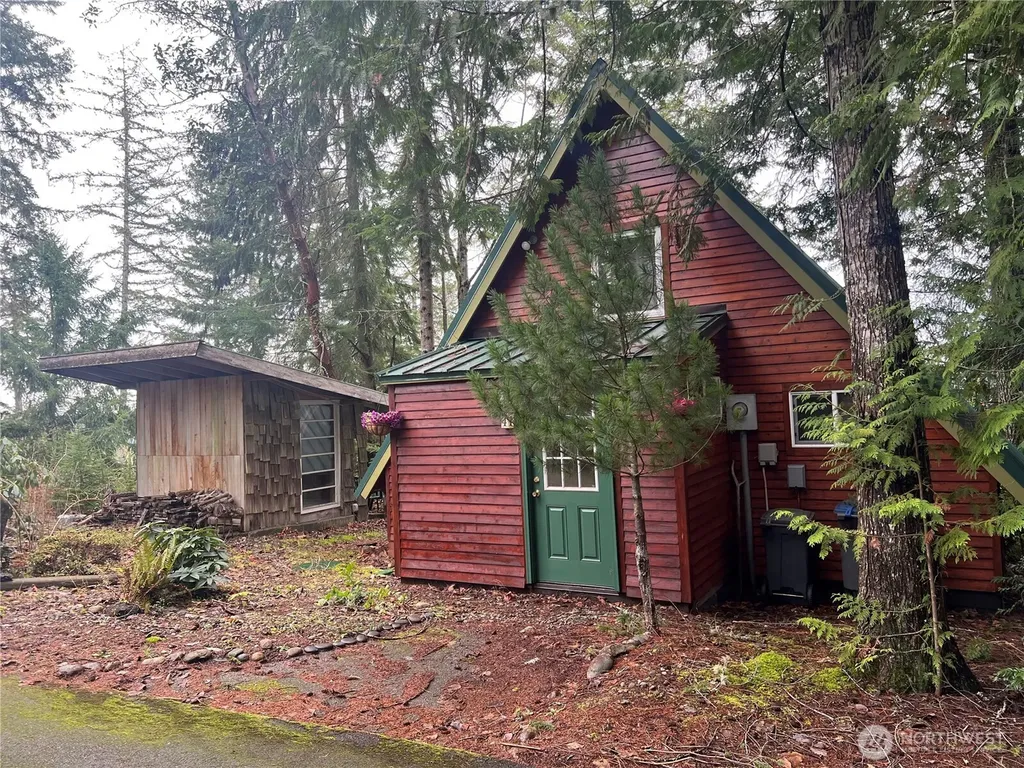 41 N Diamondhead Drive Lilliwaup WA 98555