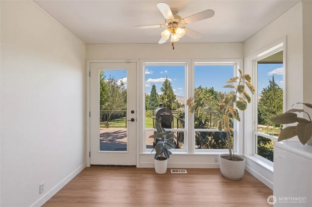 1310 Red Apple Road Wenatchee WA 98801