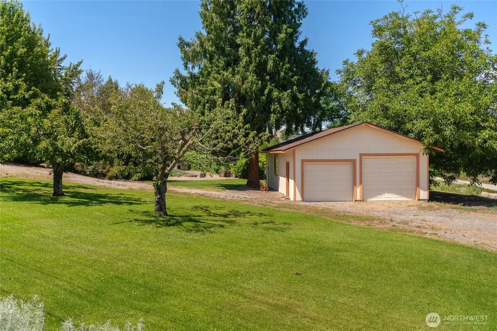 1310 Red Apple Road Wenatchee WA 98801