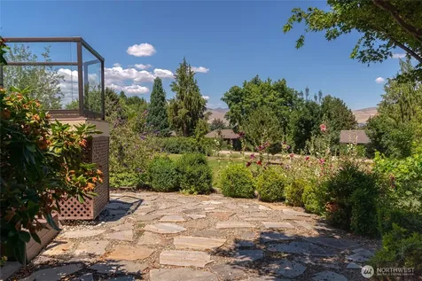 1310 Red Apple Road Wenatchee WA 98801