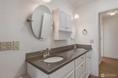 1310 Red Apple Road Wenatchee WA 98801