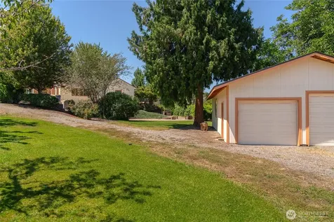 1310 Red Apple Road Wenatchee WA 98801