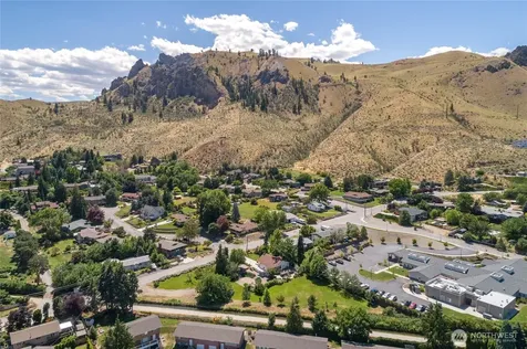 1310 Red Apple Road Wenatchee WA 98801