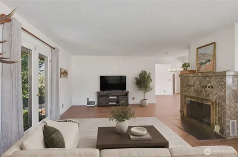 1310 Red Apple Road Wenatchee WA 98801
